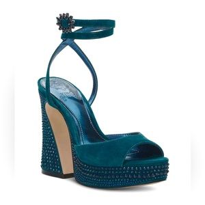 VINCE CAMUTO Inna Sandal